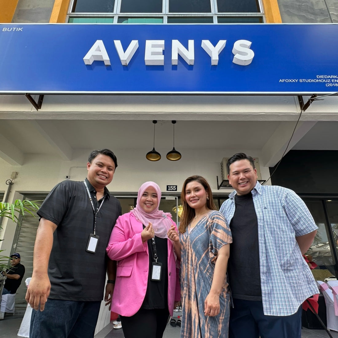 About Us: Yuyu Avenys